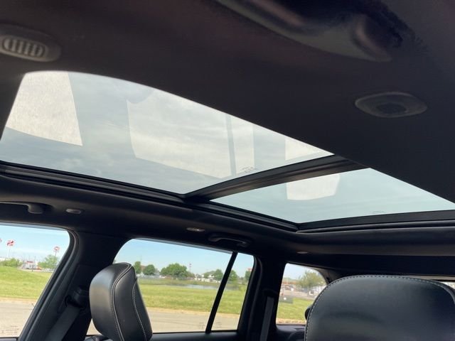 Used 2022 Silver Jeep Overland image 8