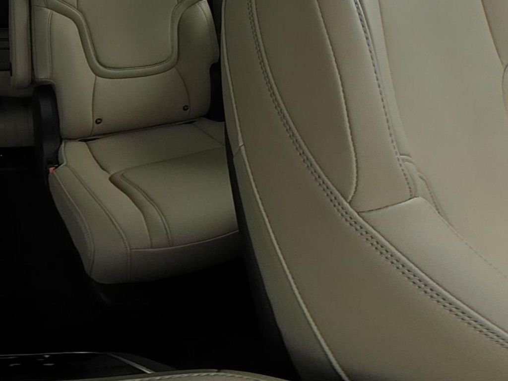 New 2026 White INFINITI PURE image 26