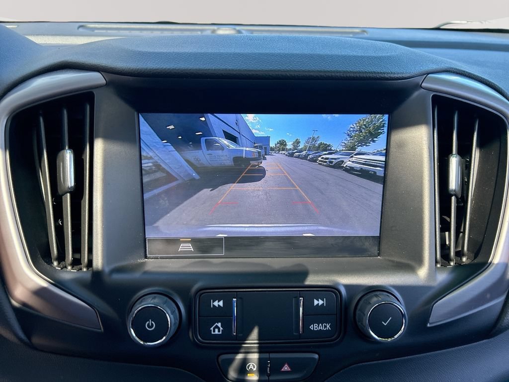 Used 2024 Sterling Metallic GMC AT4 image 18