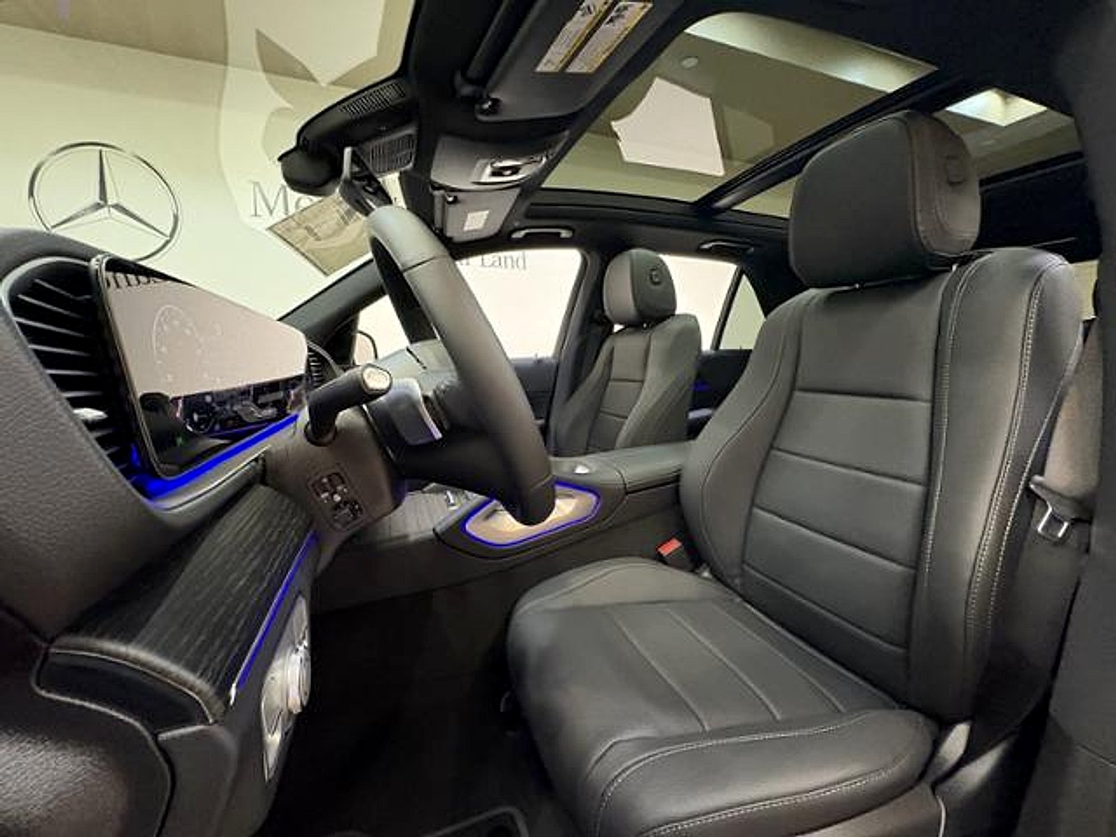 New 2026 MANUFAKTUR Silicon Grey Mercedes-Benz 4MATIC® image 7