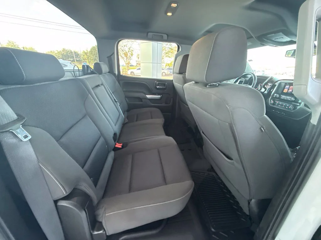 Used 2017 SUMMIT WHITE Chevrolet LT image 39