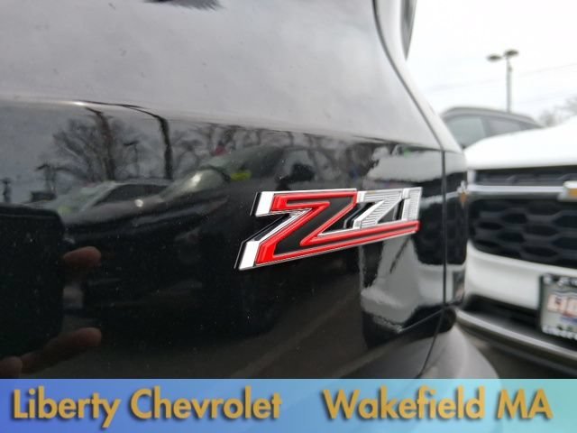 New 2026 Mosaic Black Metallic Chevrolet Z71 image 7