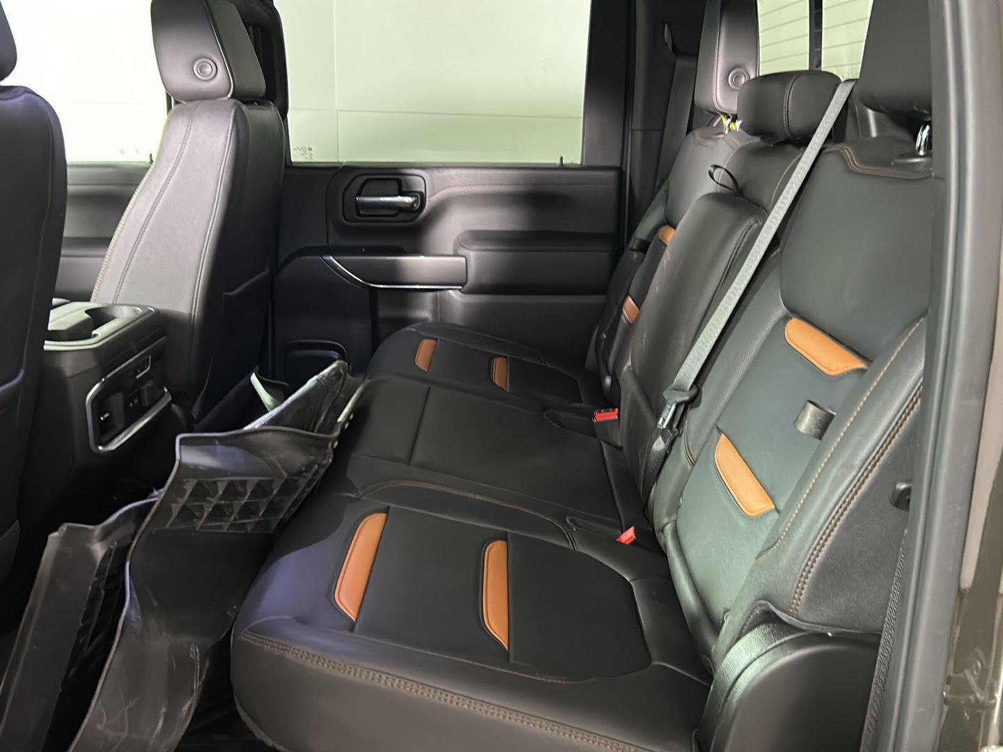 Used 2022 Forest Metallic GMC AT4 image 17