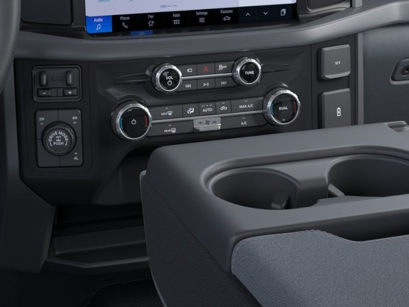 New 2026 Oxford White Ford XLT image 15