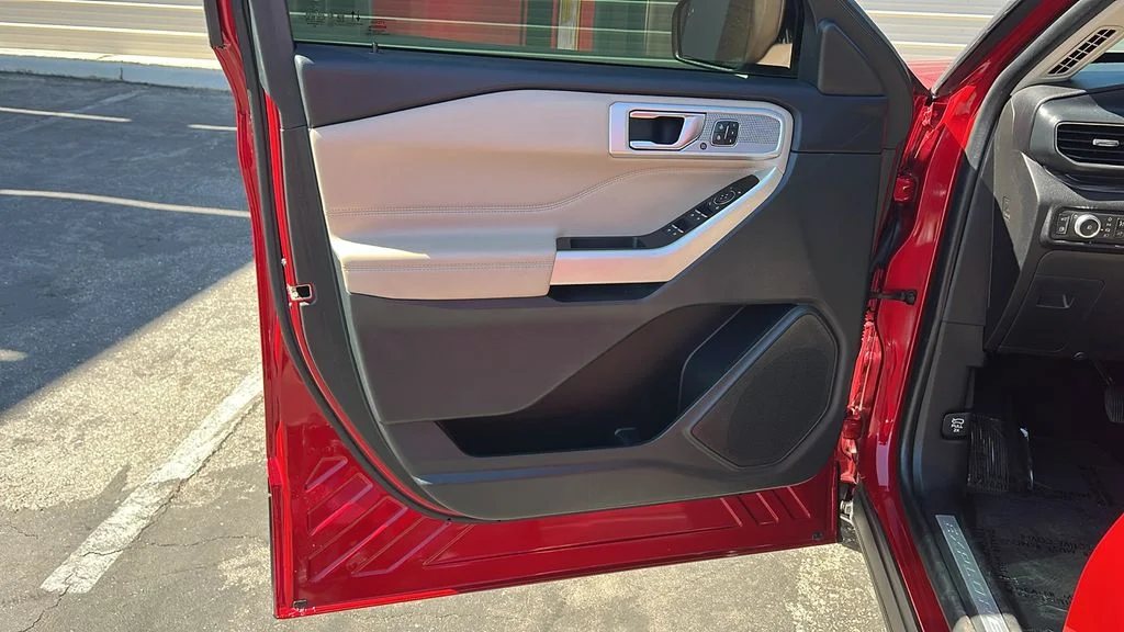 Used 2021 Rapid Red Metallic Tinted Clearcoat Ford Limited image 14