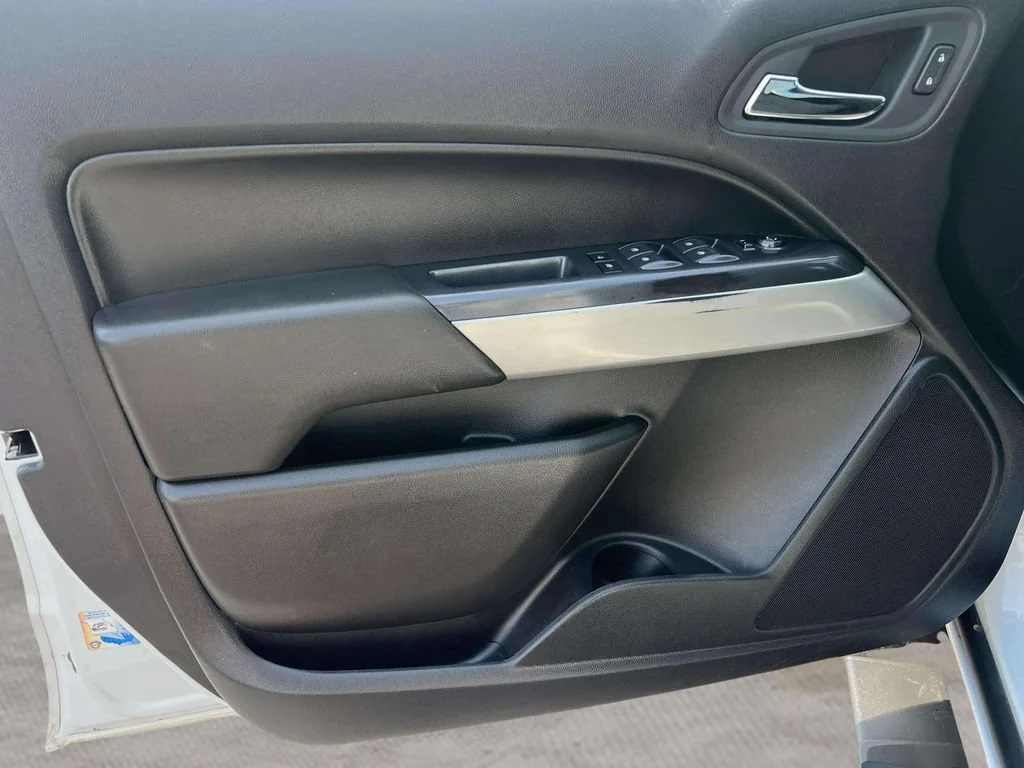 Used 2022 Summit White Chevrolet LT image 23