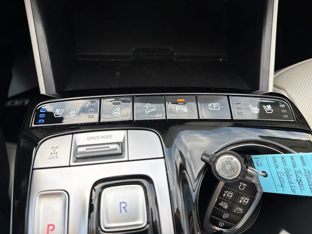 Certified Used 2024 Amazon Gray Hyundai Limited image 15