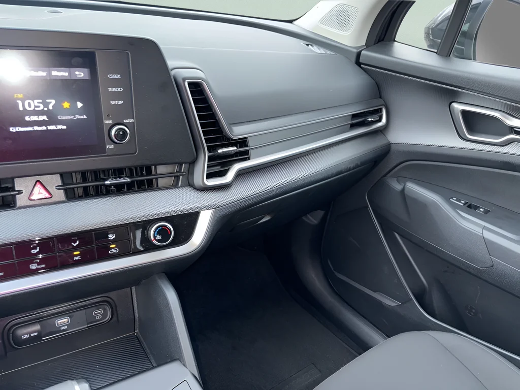 2025 Kia Sportage LX - Photo 29
