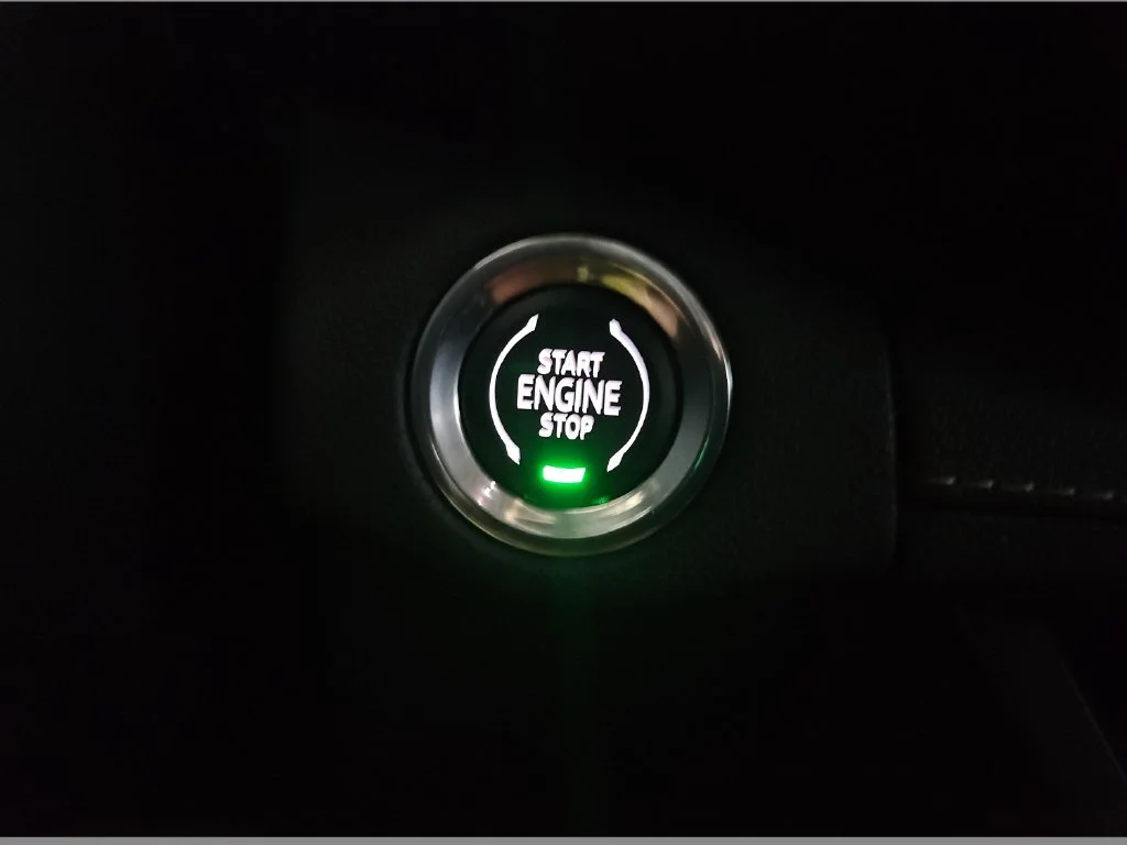 Used 2022 SUMMIT WHITE Buick Essence image 26