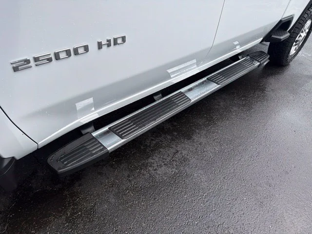 Used 2025 Summit White Chevrolet LT image 13