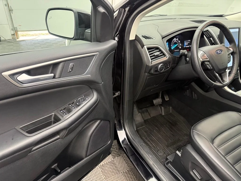 Used 2024 Black Ford SEL image 17