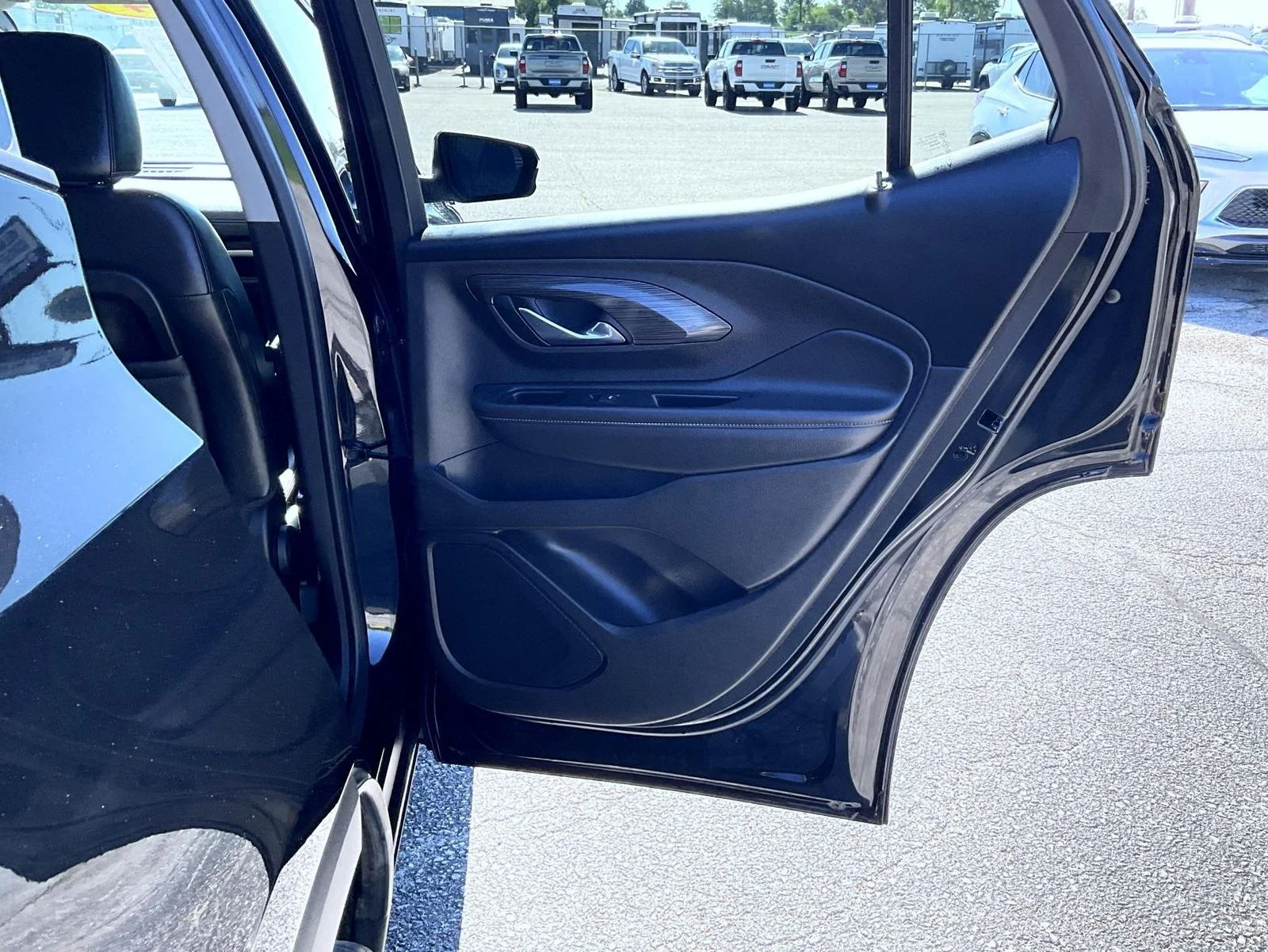 Used 2024 Black GMC SLT image 17