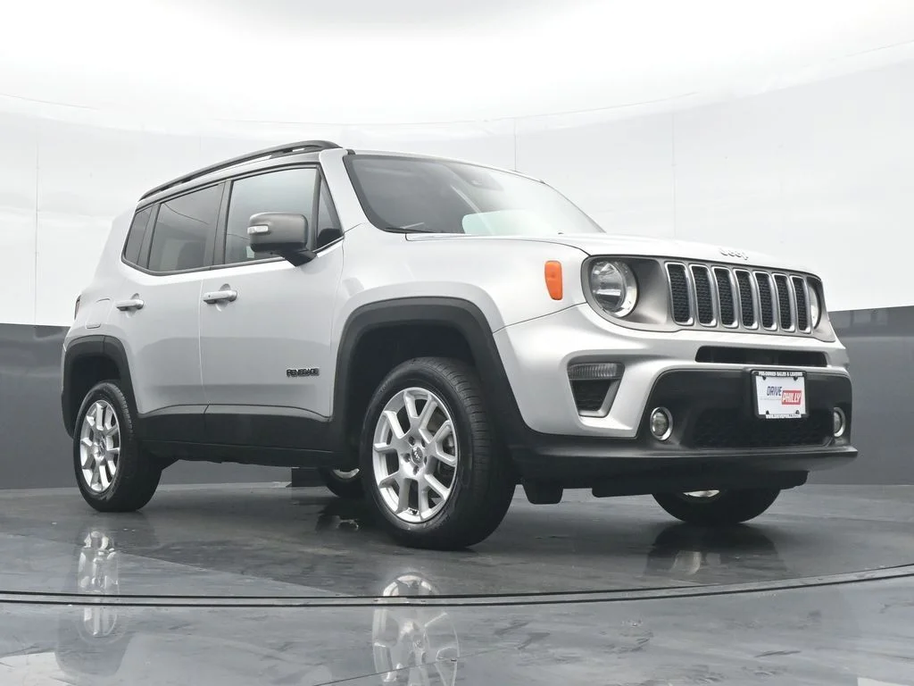 Used 2021 Silver Jeep Limited image 32