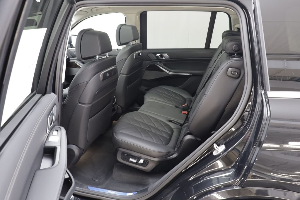New 2026 Black Sapphire Metallic BMW xDrive40i image 16