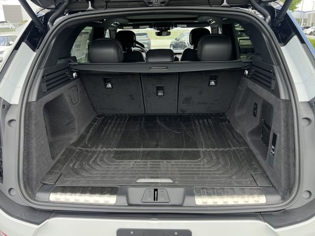 New 2026 Fuji White Land Rover Dynamic SE image 12