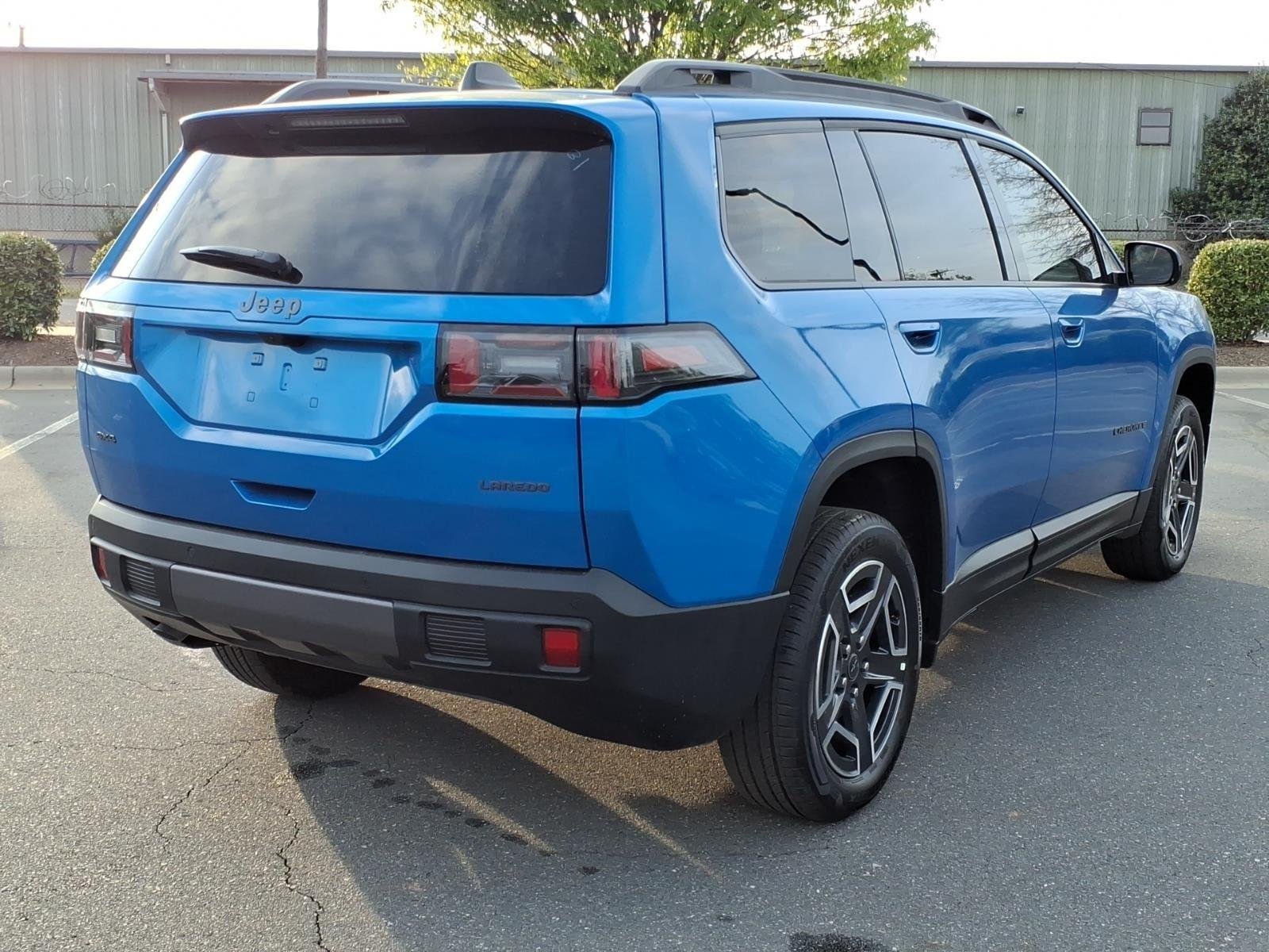 New 2026 Hydro Blue Pearl-Coat Exterior Paint Jeep Laredo image 2