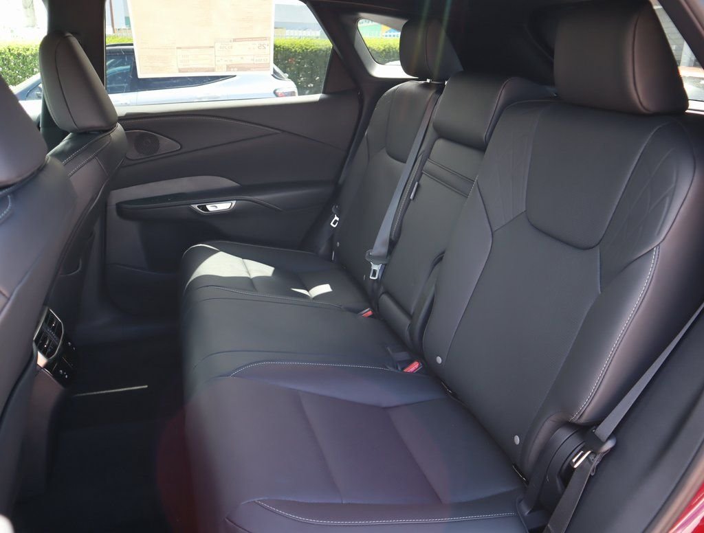 2025 Lexus RX 350 - Photo 29