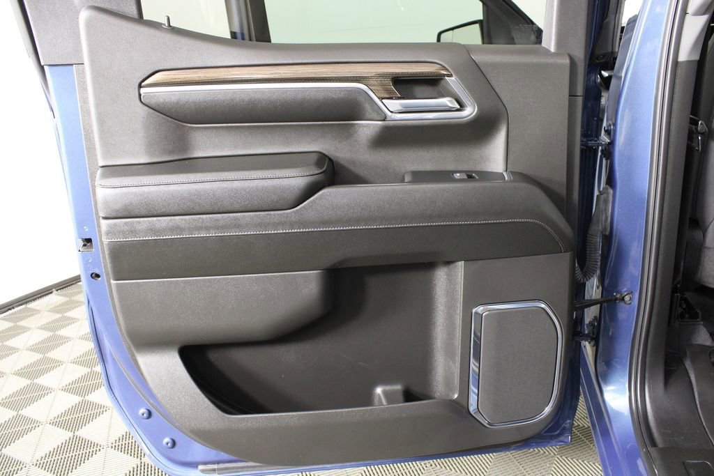 Used 2024 Lakeshore Blue Metallic Chevrolet RST image 11