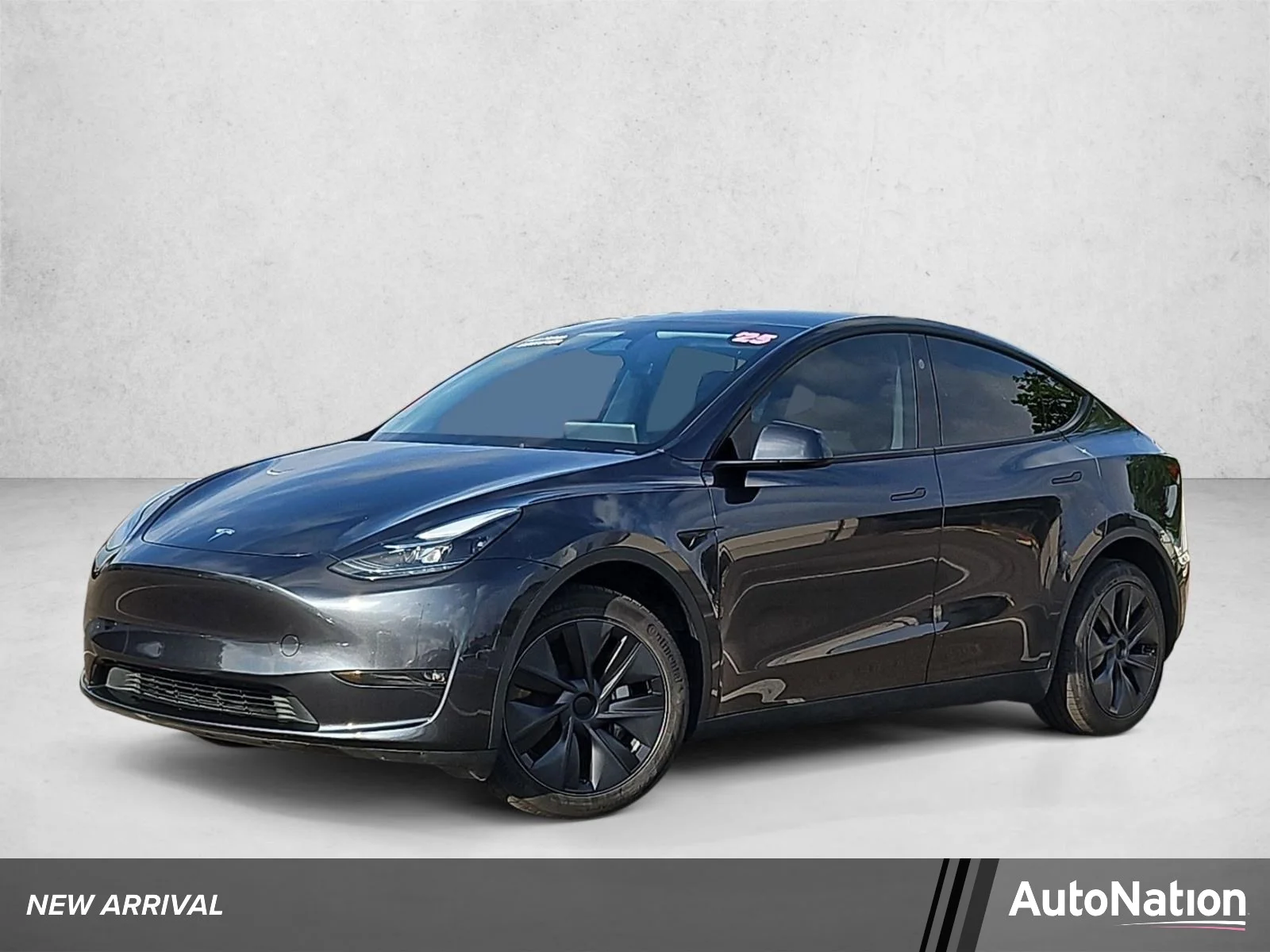 2025 Tesla Model Y Long Range Dual Motor All-Wheel Drive's photo