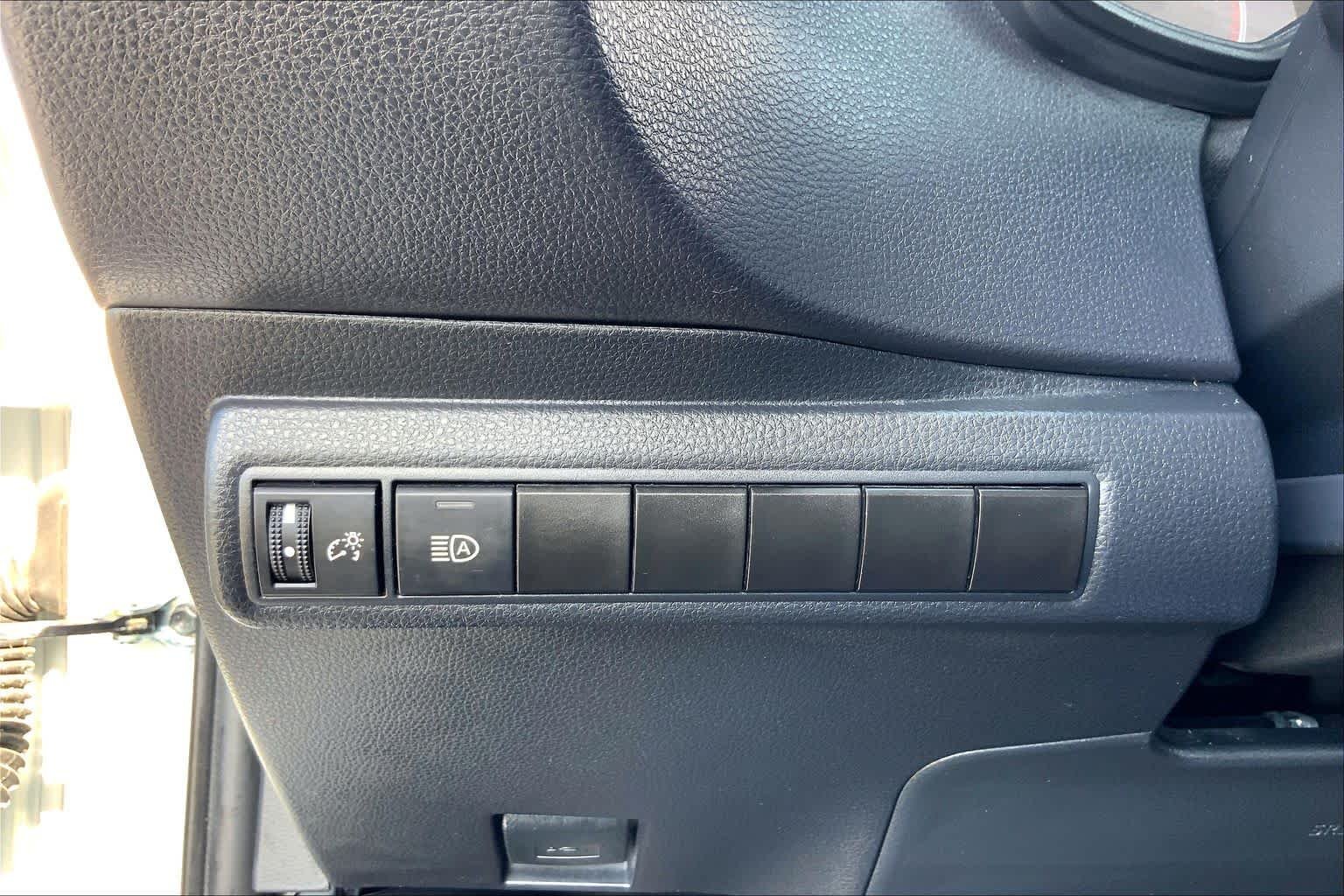 Used 2024 Ice Cap Toyota LE image 33