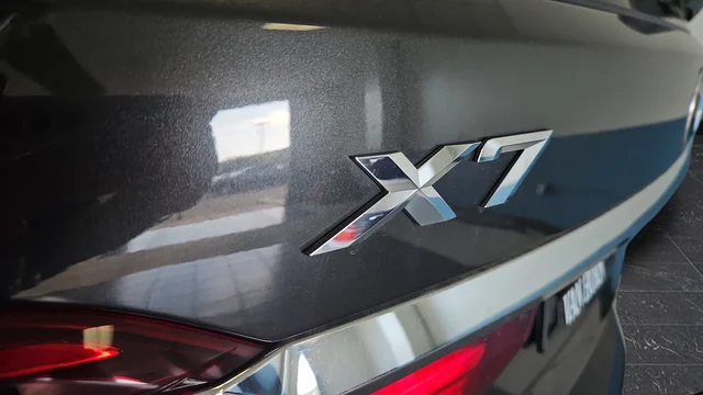 Used 2022 Dark Graphite BMW xDrive40i image 39