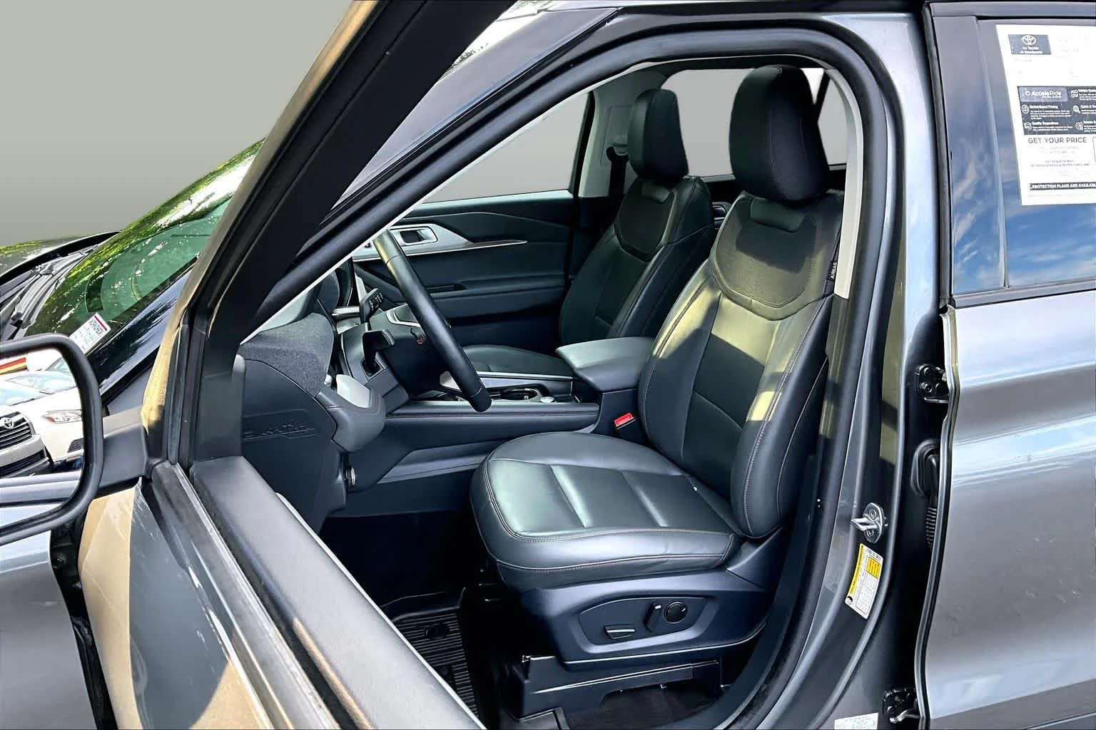 Used 2025 Carbonized Gray Ford Active image 9