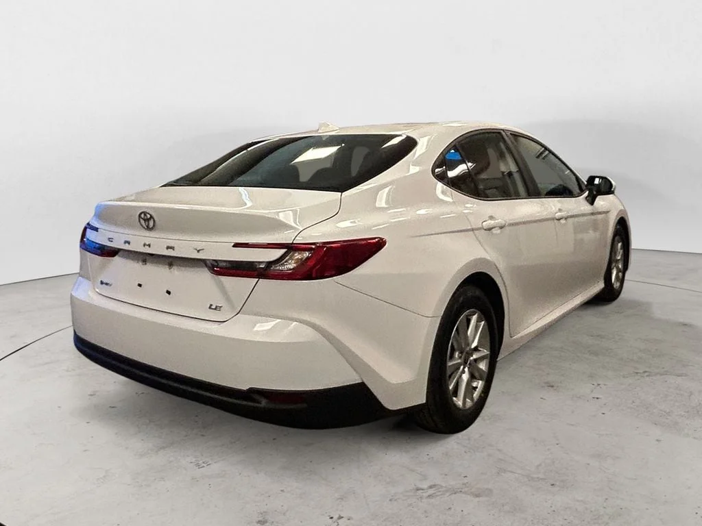 Used 2025 Ice Toyota LE image 5