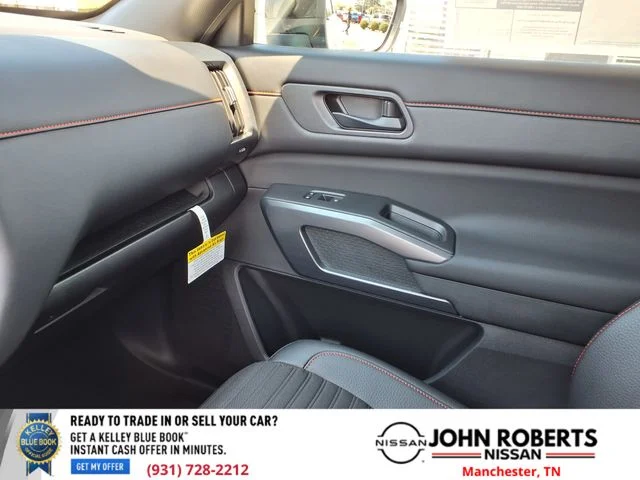 New 2026 Everest White Pearl TriCoat / Super Black Two-tone Nissan Rock Creek® image 8