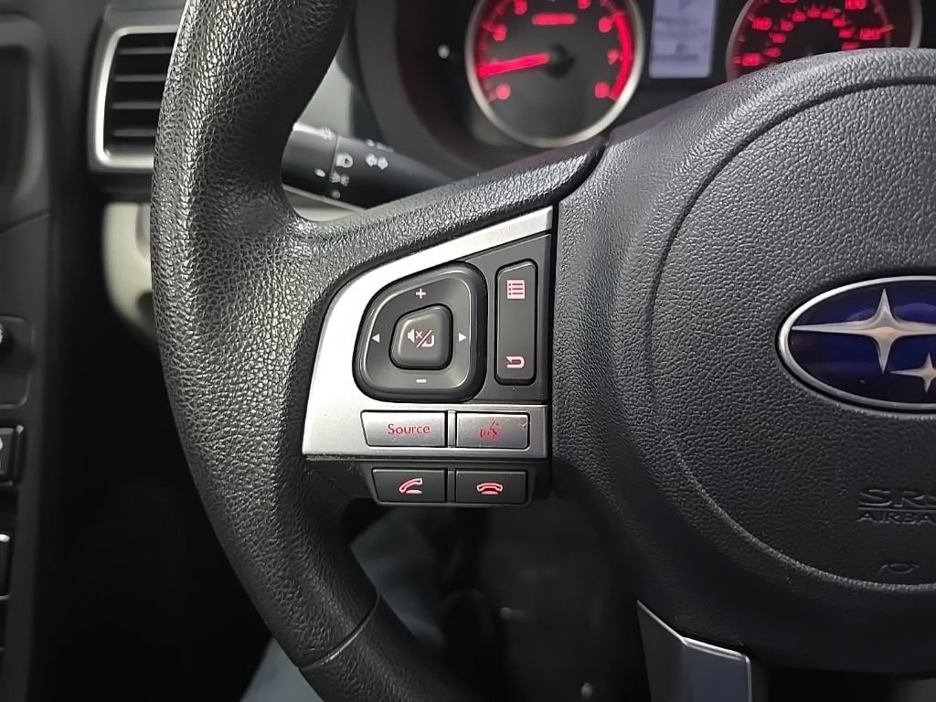 Used 2018 White Subaru 2.5i image 21