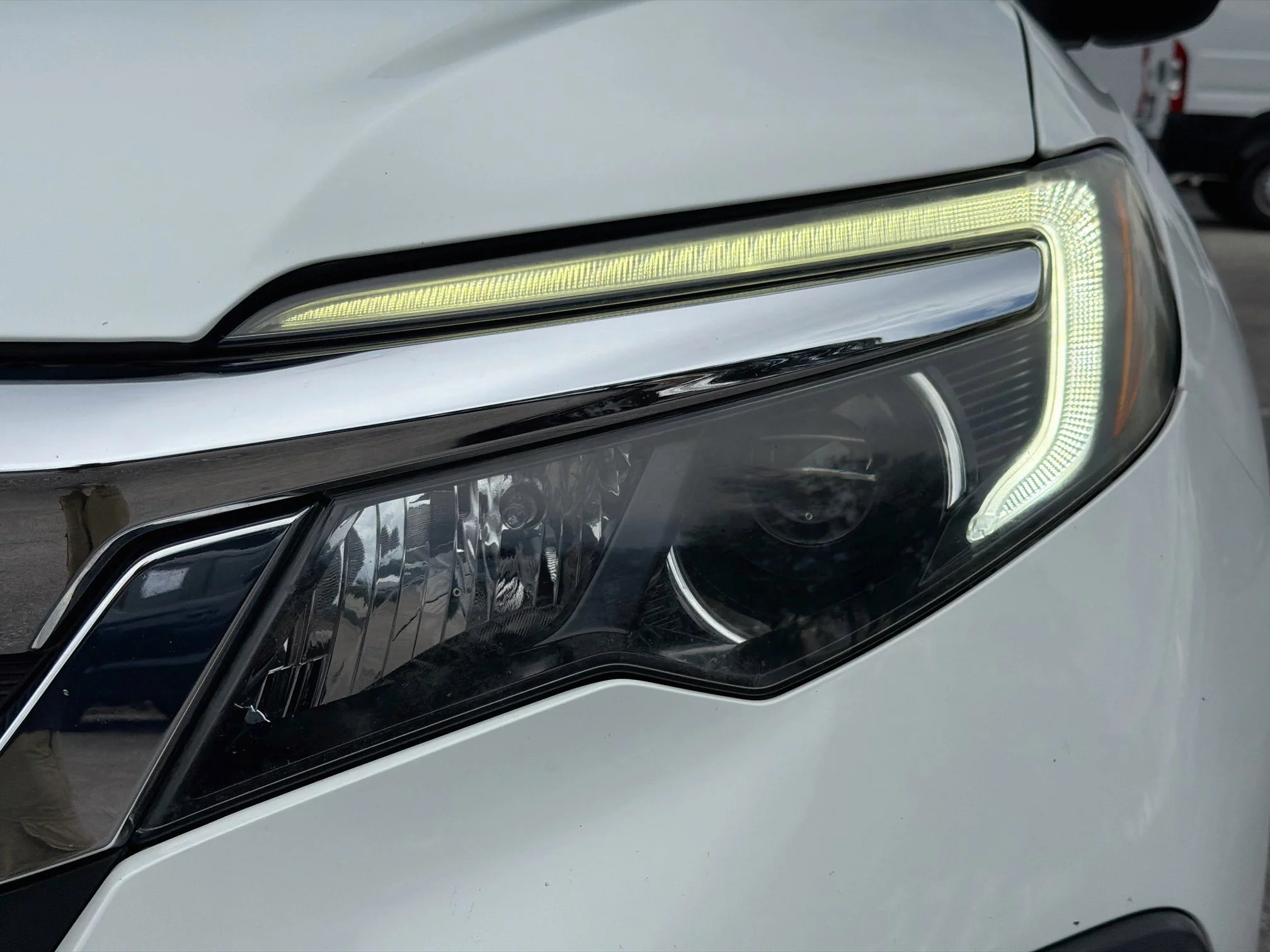 Used 2020 Platinum White Pearl Honda EX-L image 9