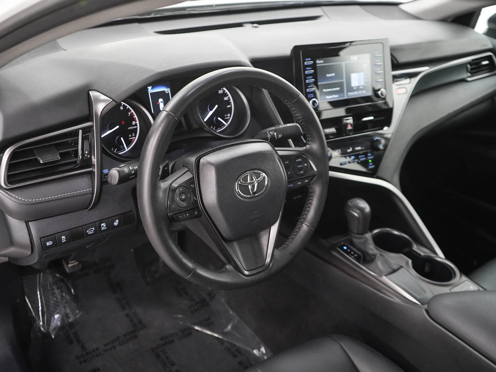 Used 2024 White Toyota  image 19