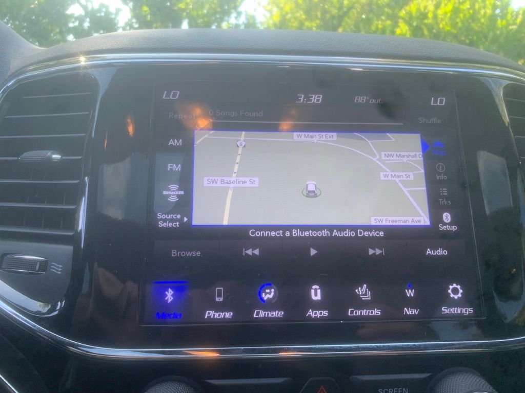 Used 2020 Diamond Black Crystal Pearlcoat Jeep Limited image 14