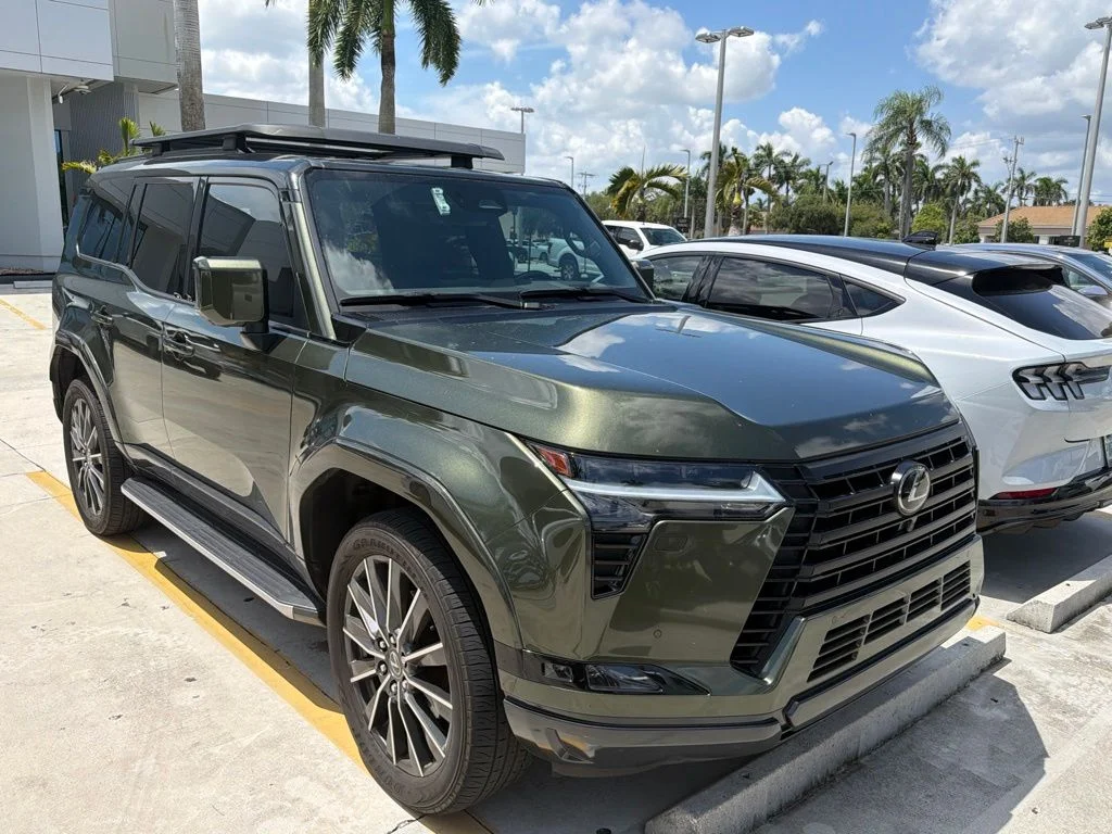 Used 2024 Nori Green Pearl Lexus 550 Luxury image 1