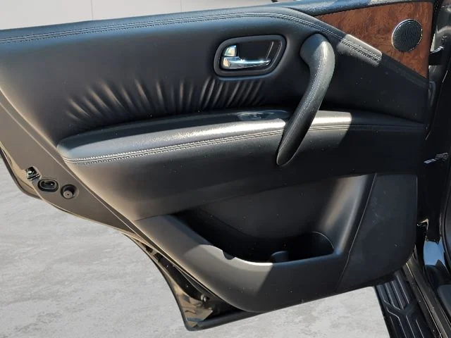 Used 2021 Black Nissan SL image 41