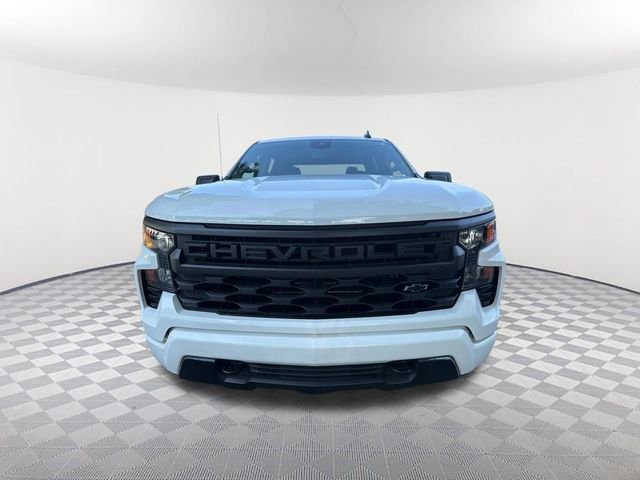 Used 2023 White Chevrolet Custom image 2