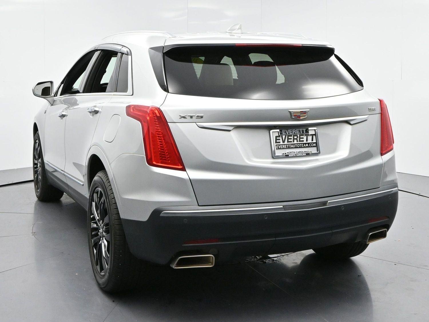 Used 2019 RADIANT SILVER METALLIC Cadillac Luxury FWD image 6