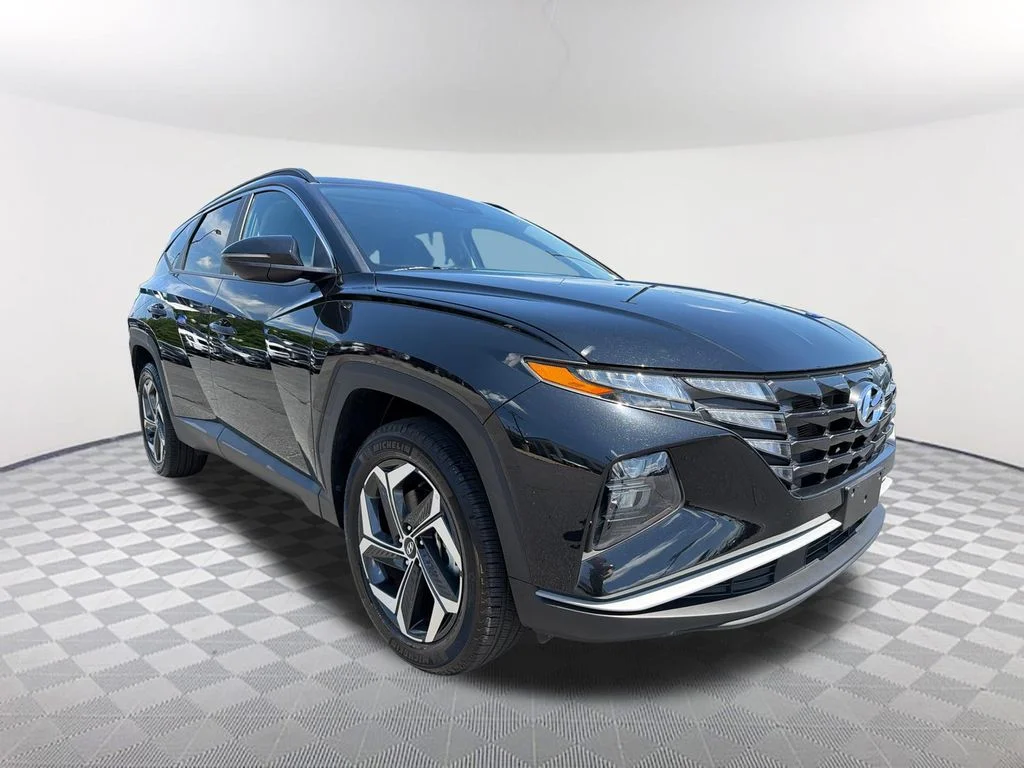 Used 2023 Black Hyundai SEL image 3