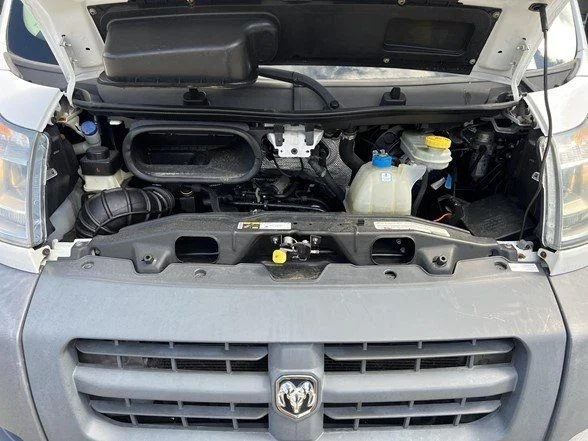 Used 2014 White Ram Base image 33
