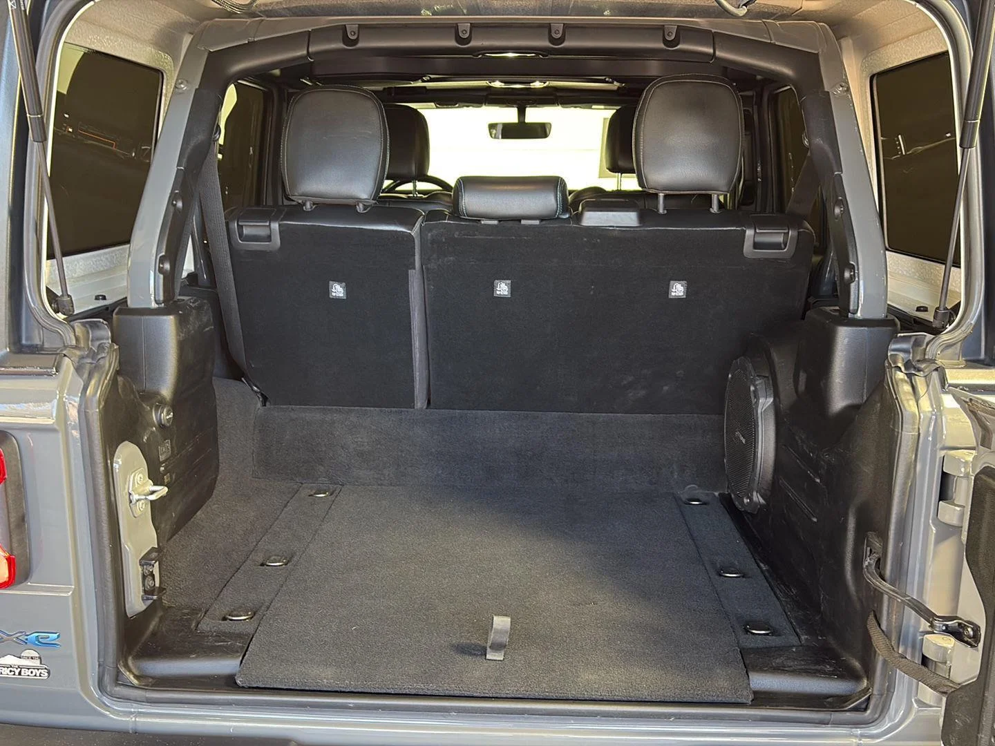 Used 2023 Sting-Gray Clearcoat Jeep Rubicon image 9