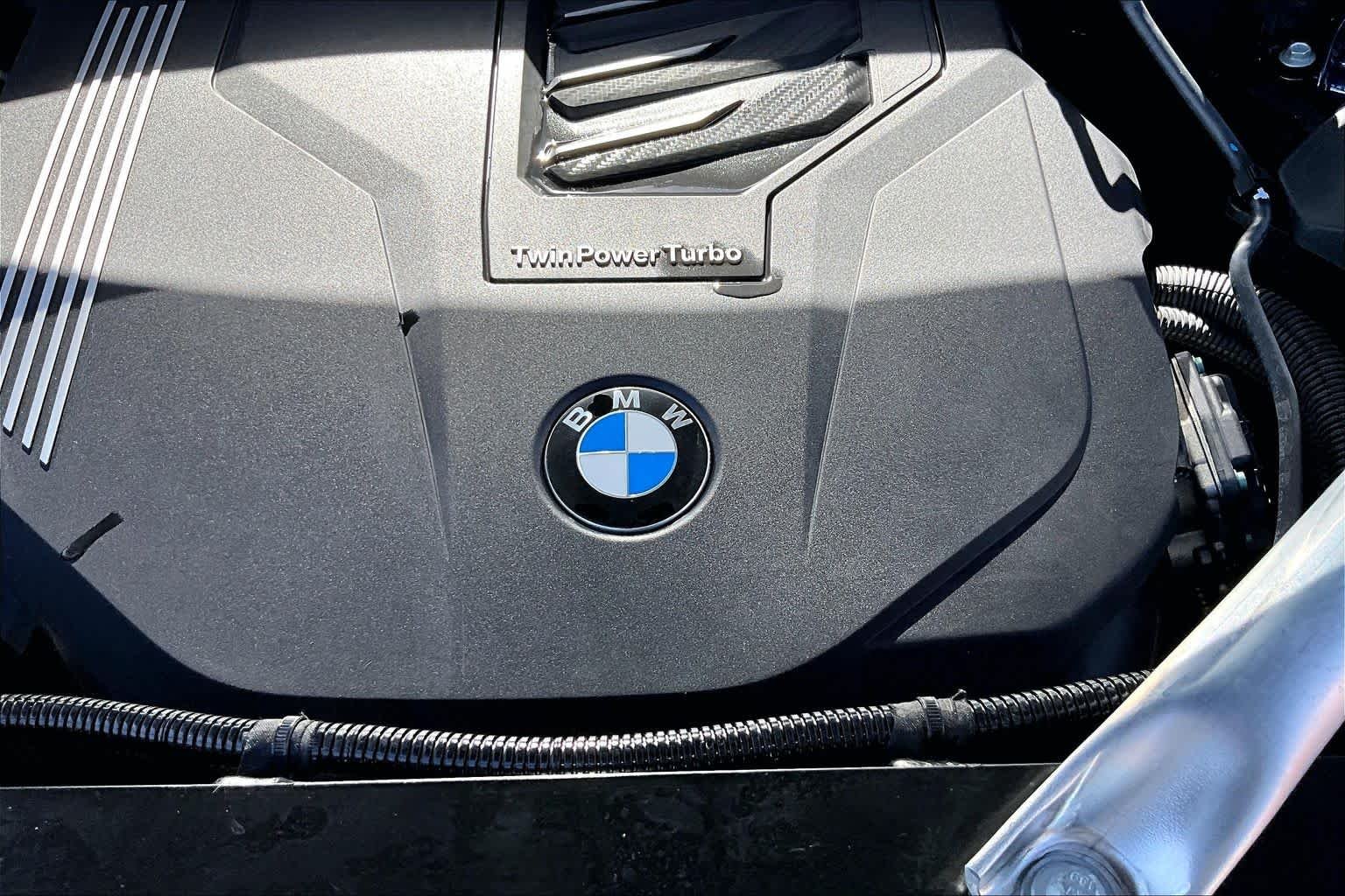 Used 2023 Phytonic Blue Metallic BMW sDrive40i image 32