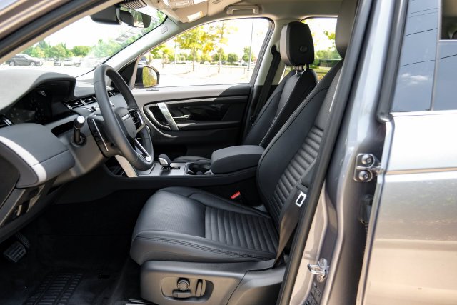 2025 Land Rover Discovery Sport 4
