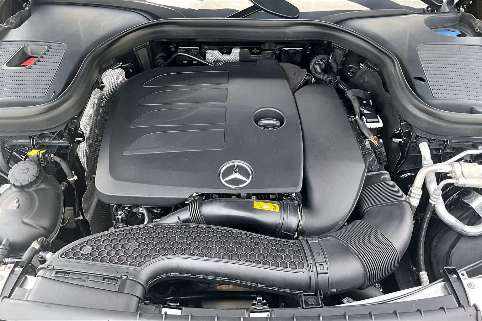 Used 2022 Black Mercedes-Benz GLC 300 image 33