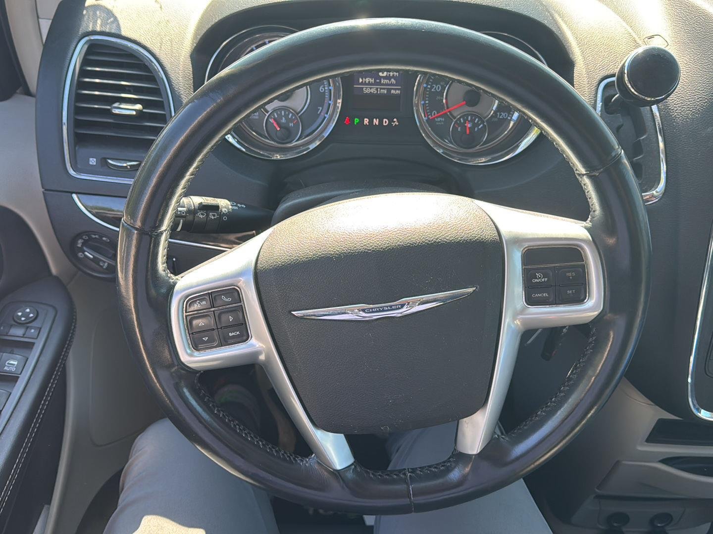 Used 2013 Billet Silver Metallic Chrysler Touring image 11