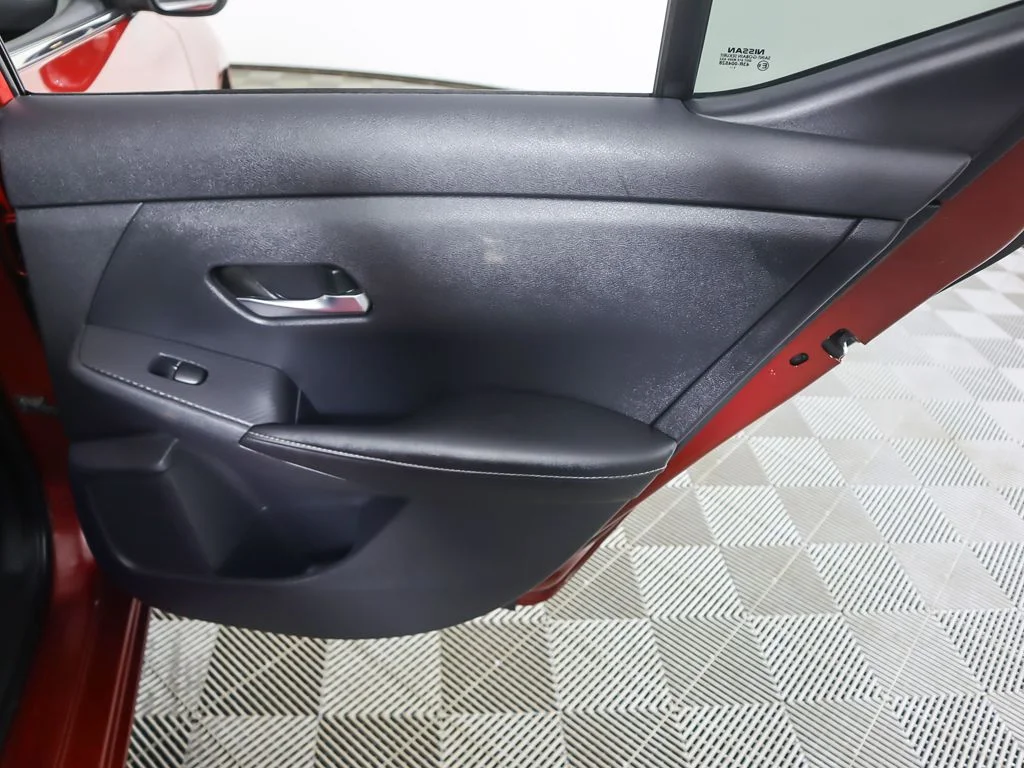 Used 2022 Scarlet Nissan SV image 23