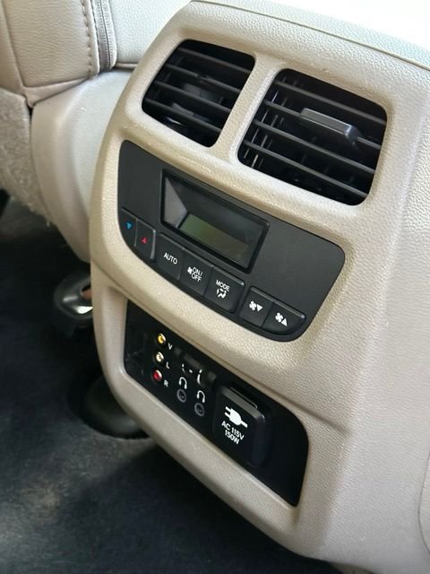 Used 2016 White Honda EX-L image 37