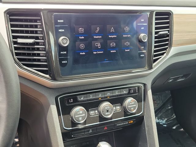 Certified Used 2021 Deep Black Pearl Effect Volkswagen SEL Premium image 8