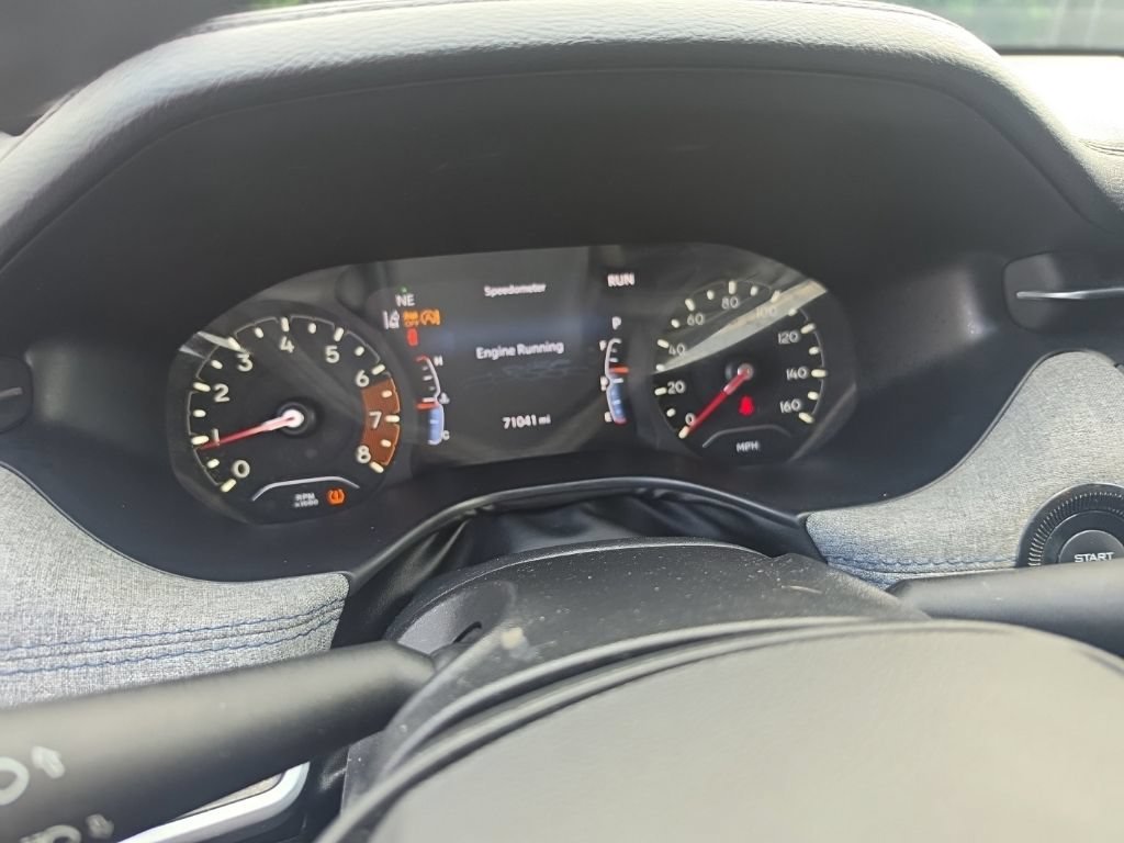 Used 2022 Gray Jeep Latitude FWD image 21