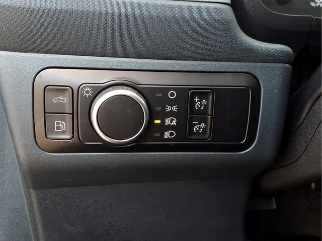 Used 2024 Gray Ford LARIAT image 17
