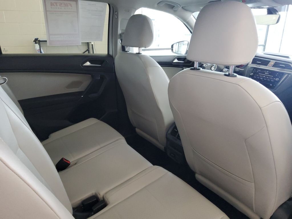 Used 2020 Beige Volkswagen 2.0T SE image 17