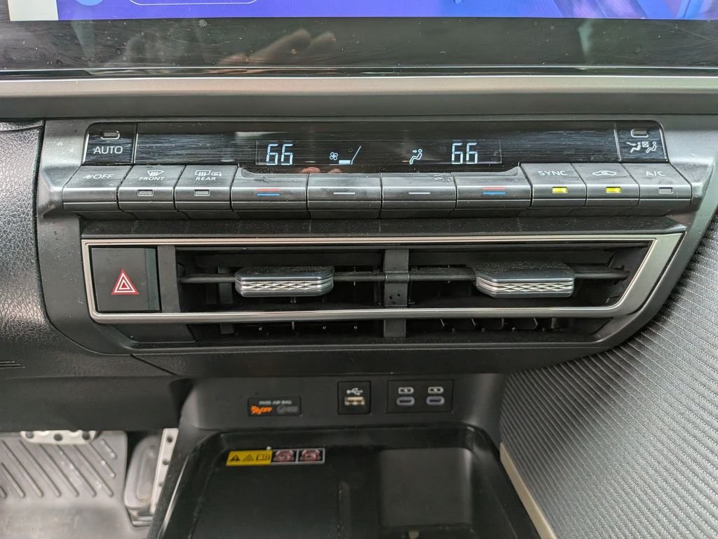 Certified Used 2025  Toyota SE image 20